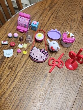 Hello Kitty Misc Dollhouse Toys